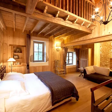 Chateau Des Girards Holiday home